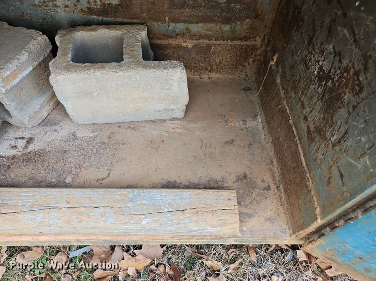 image for item NZ9127 2014 Hino 268 flatbed truck