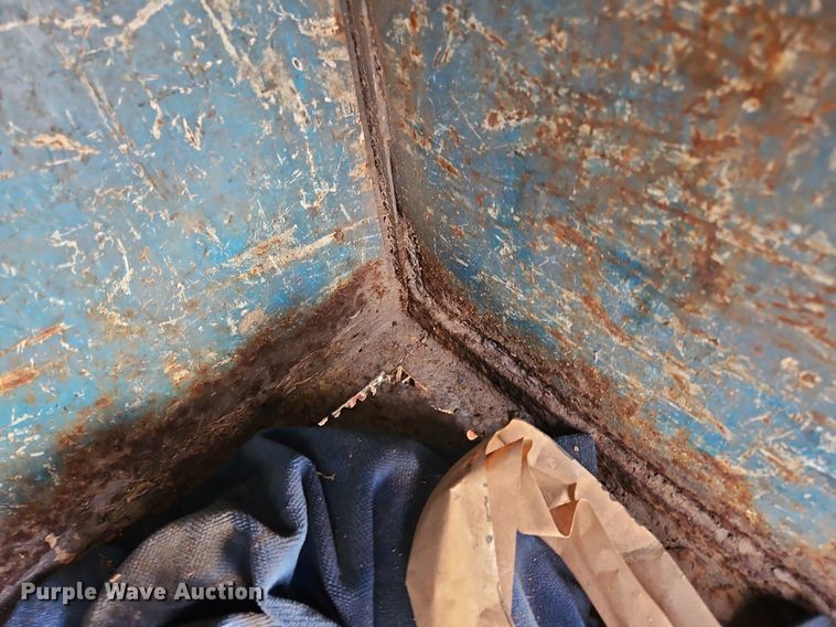 image for item NZ9127 2014 Hino 268 flatbed truck