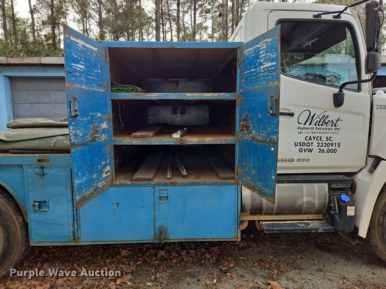 image for item NZ9127 2014 Hino 268 flatbed truck