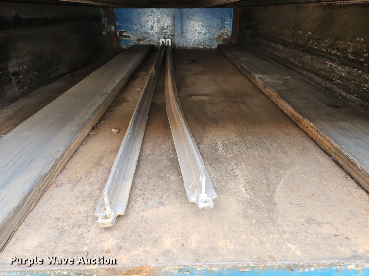 image for item NZ9127 2014 Hino 268 flatbed truck