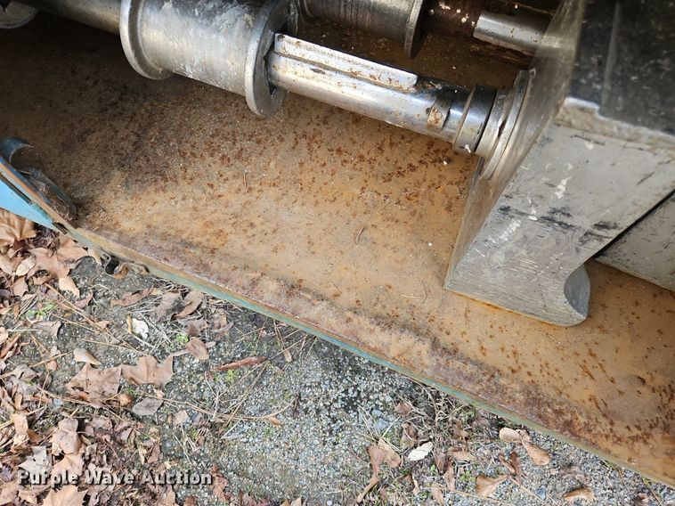 image for item NZ9127 2014 Hino 268 flatbed truck