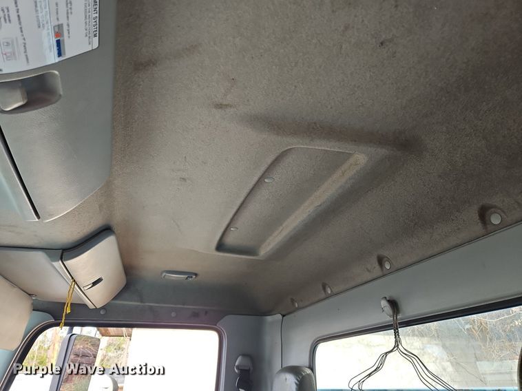 image for item NZ9127 2014 Hino 268 flatbed truck