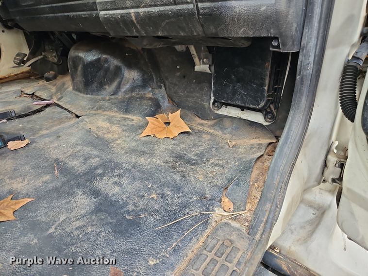 image for item NZ9127 2014 Hino 268 flatbed truck