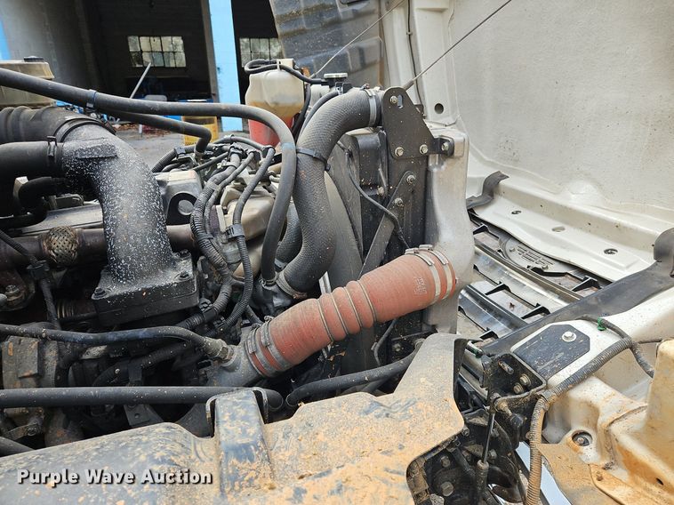 image for item NZ9127 2014 Hino 268 flatbed truck