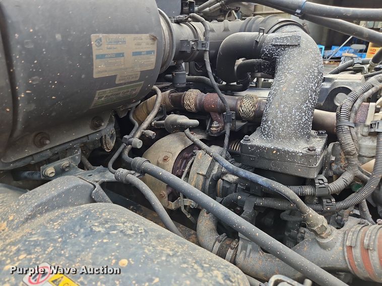 image for item NZ9127 2014 Hino 268 flatbed truck