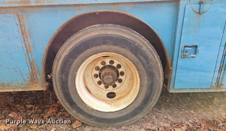 image for item NZ9127 2014 Hino 268 flatbed truck