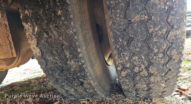 image for item NZ9127 2014 Hino 268 flatbed truck