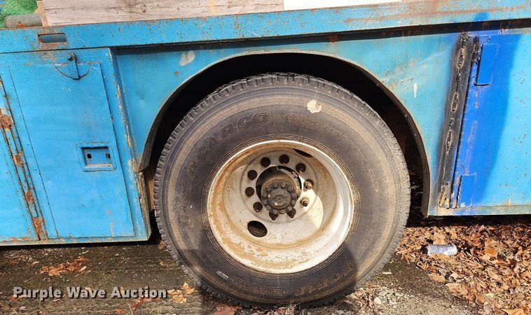 image for item NZ9127 2014 Hino 268 flatbed truck