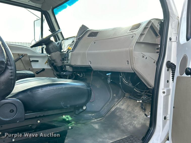 image for item OI9506 2004 Sterling  Acterra utility / service truck