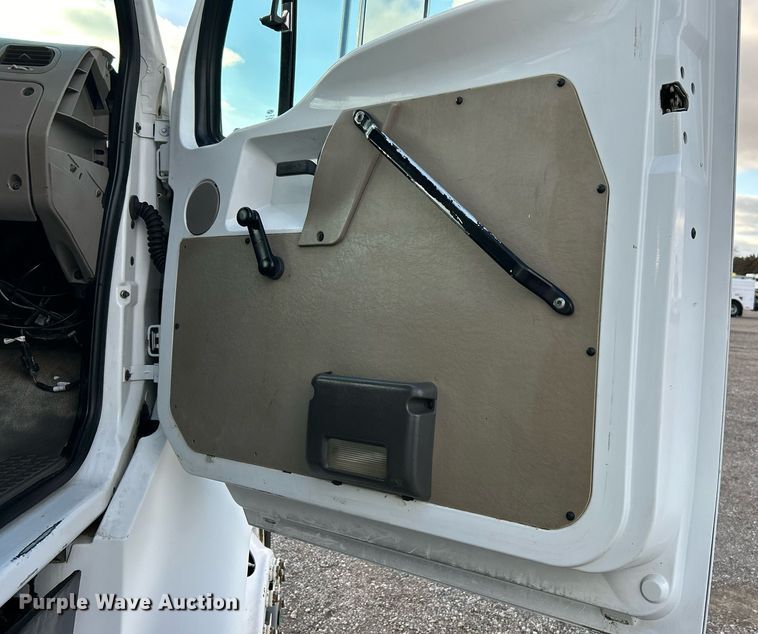 image for item OI9506 2004 Sterling  Acterra utility / service truck