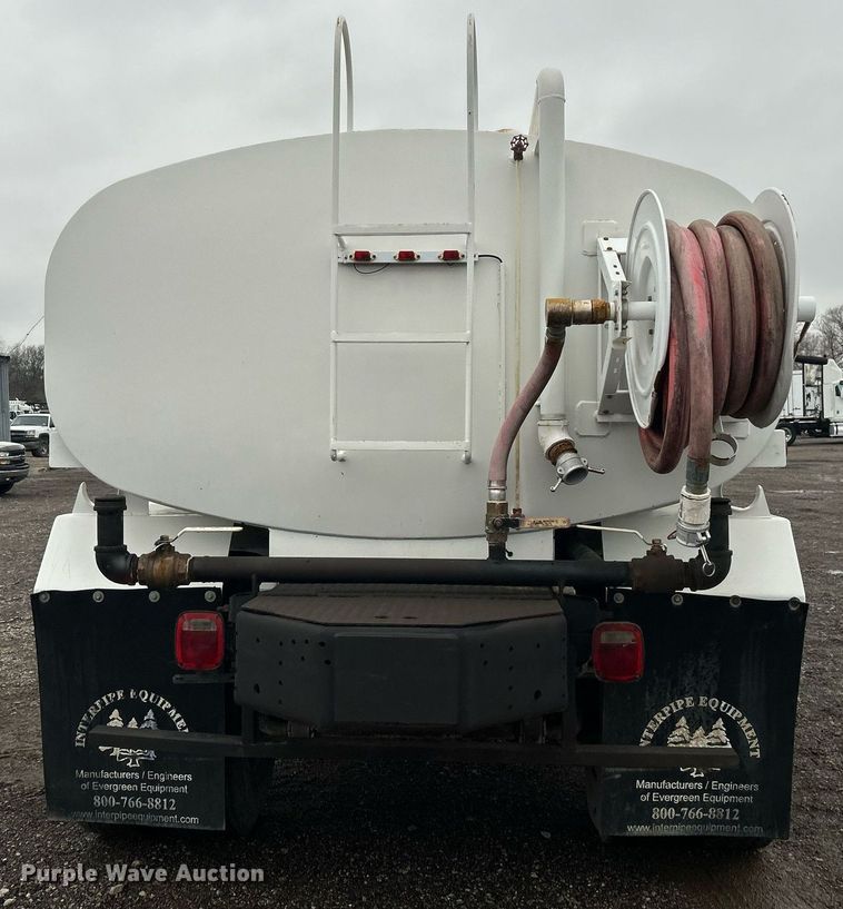 image for item OI9522 2002 Chevrolet  T6500 water truck