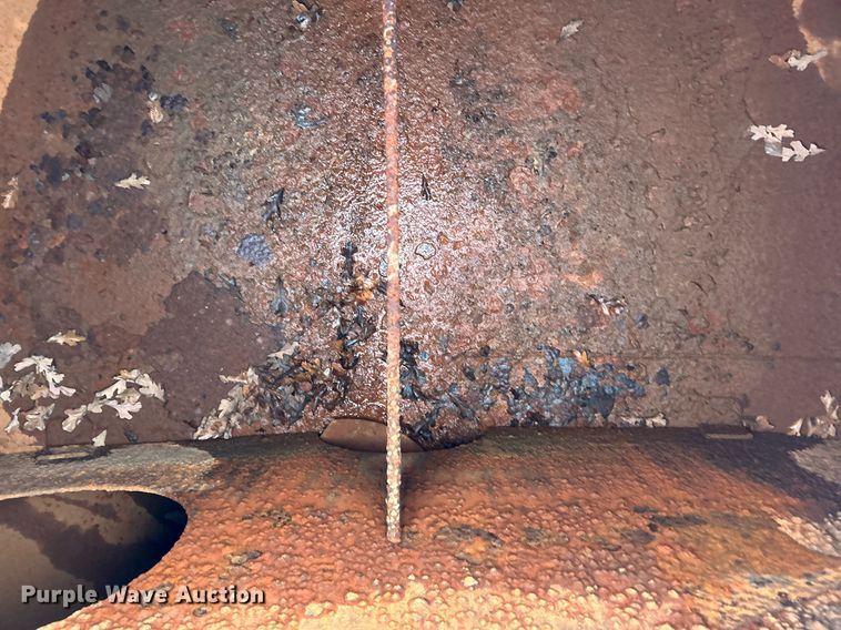 image for item OI9522 2002 Chevrolet  T6500 water truck