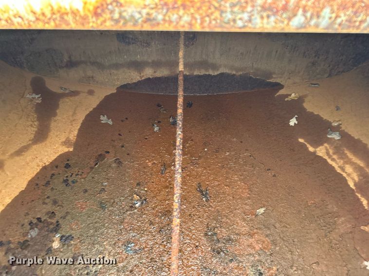 image for item OI9522 2002 Chevrolet  T6500 water truck