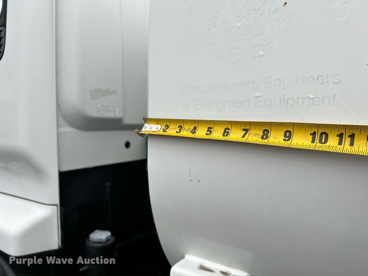 image for item OI9522 2002 Chevrolet  T6500 water truck