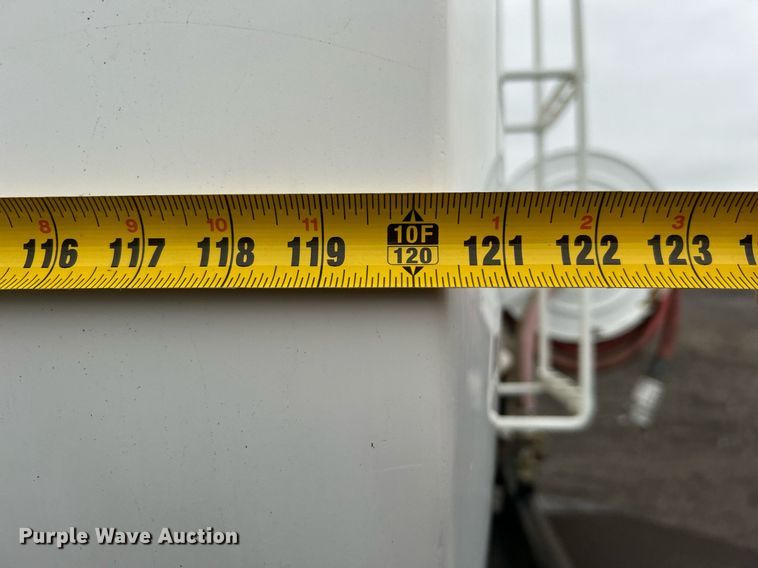 image for item OI9522 2002 Chevrolet  T6500 water truck