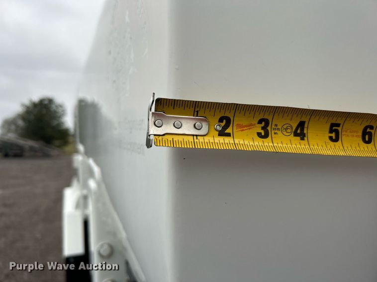 image for item OI9522 2002 Chevrolet  T6500 water truck