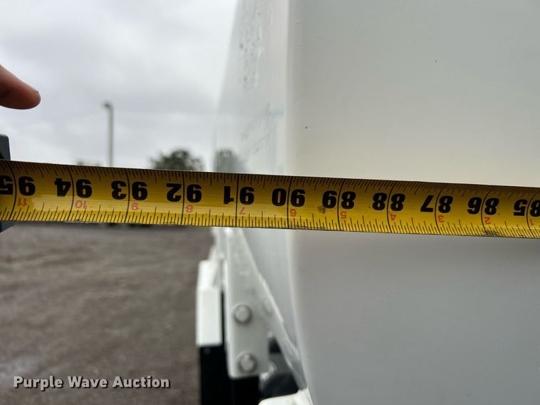 image for item OI9522 2002 Chevrolet  T6500 water truck