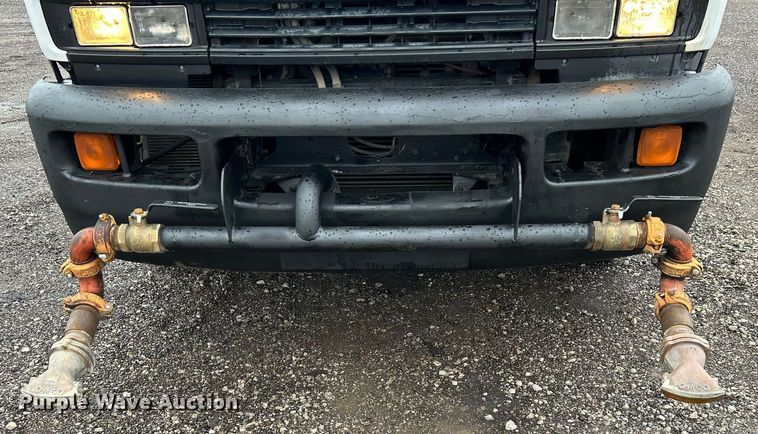 image for item OI9522 2002 Chevrolet  T6500 water truck