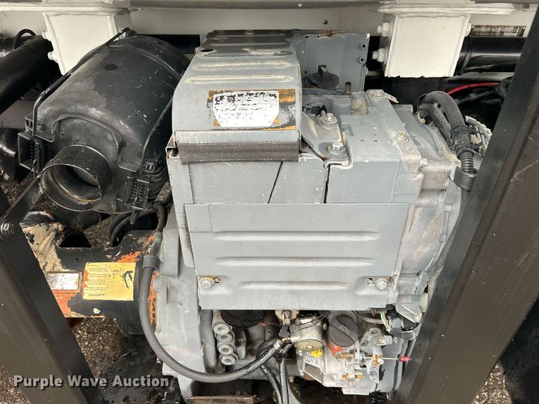 image for item OI9522 2002 Chevrolet  T6500 water truck