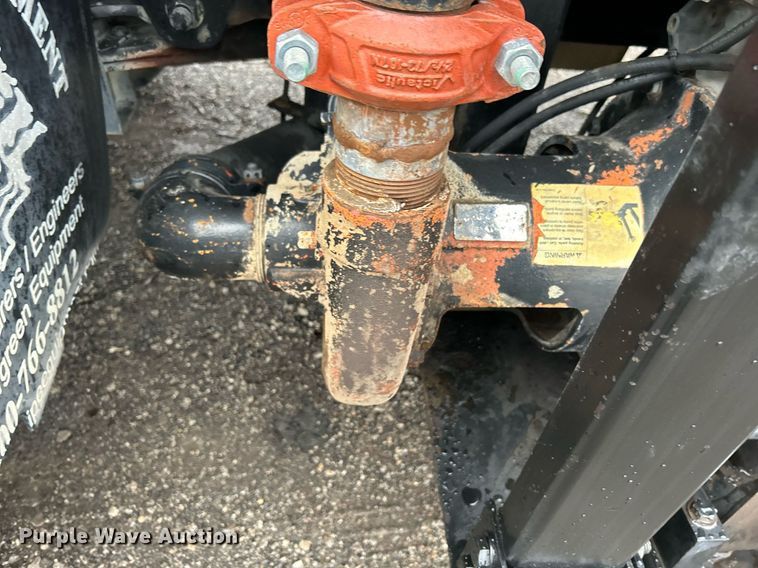 image for item OI9522 2002 Chevrolet  T6500 water truck