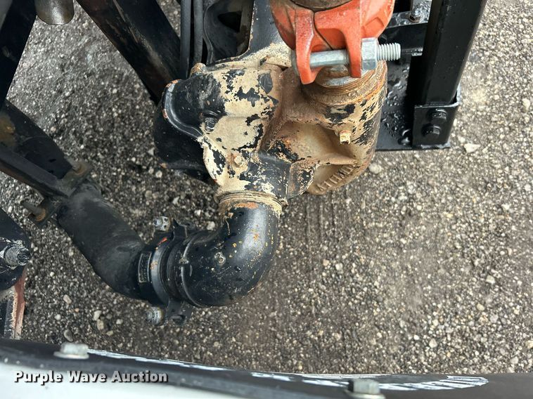 image for item OI9522 2002 Chevrolet  T6500 water truck