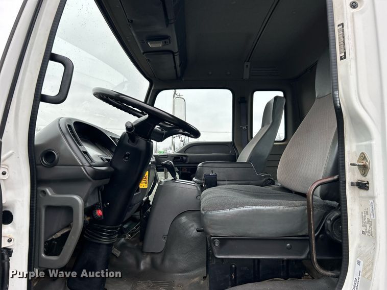 image for item OI9522 2002 Chevrolet  T6500 water truck