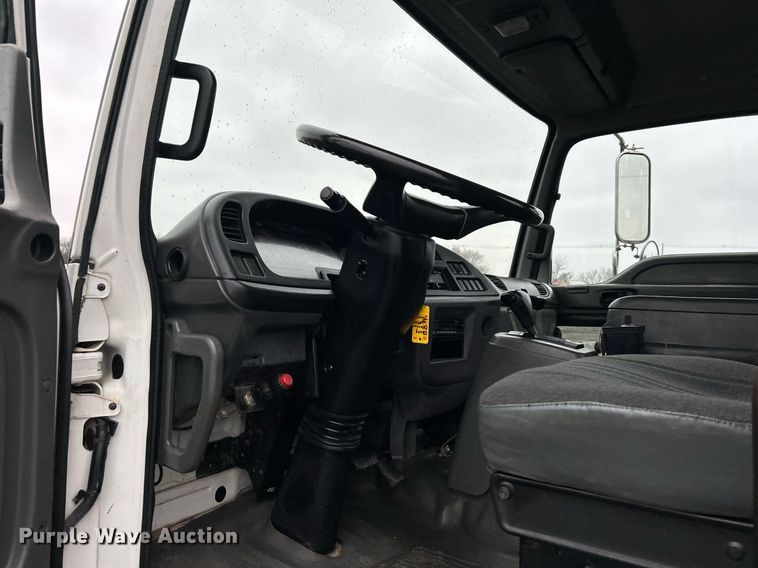 image for item OI9522 2002 Chevrolet  T6500 water truck