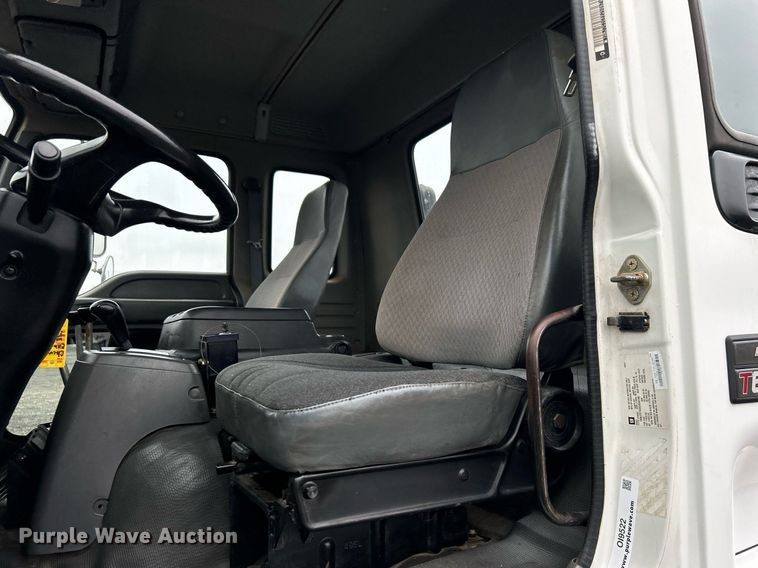 image for item OI9522 2002 Chevrolet  T6500 water truck