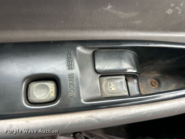 image for item OI9522 2002 Chevrolet  T6500 water truck