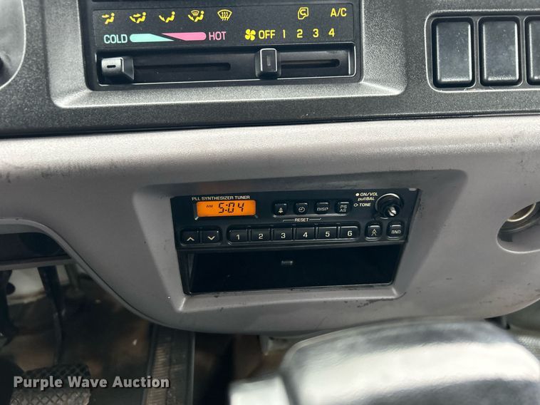 image for item OI9522 2002 Chevrolet  T6500 water truck