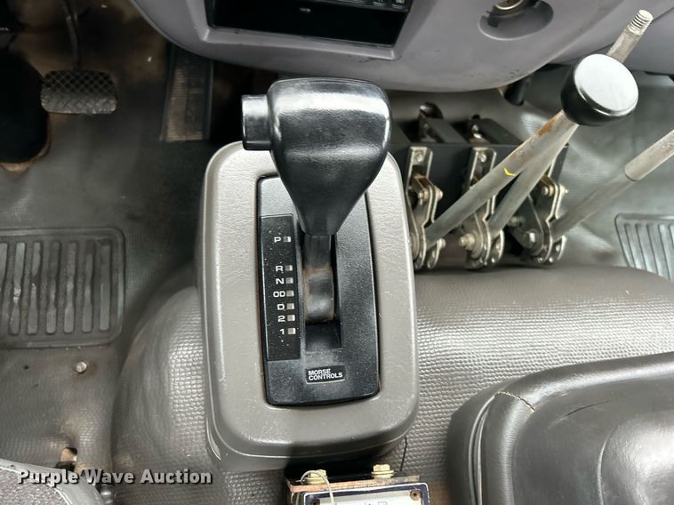 image for item OI9522 2002 Chevrolet  T6500 water truck