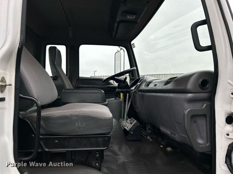 image for item OI9522 2002 Chevrolet  T6500 water truck