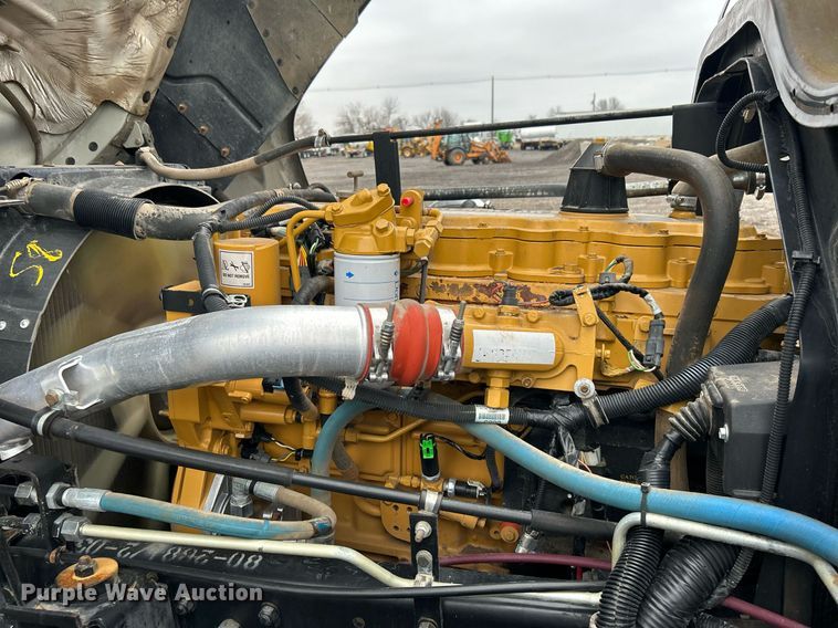 image for item OI9522 2002 Chevrolet  T6500 water truck