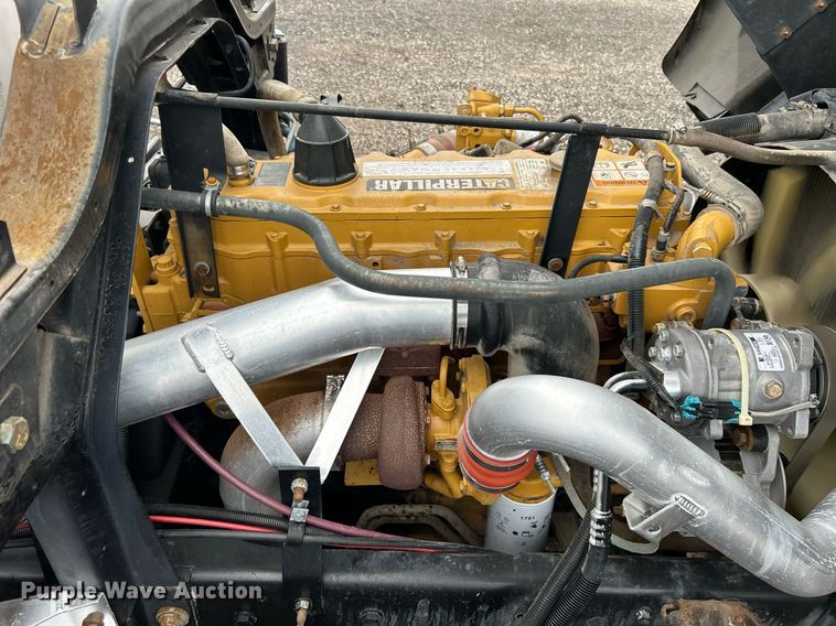 image for item OI9522 2002 Chevrolet  T6500 water truck