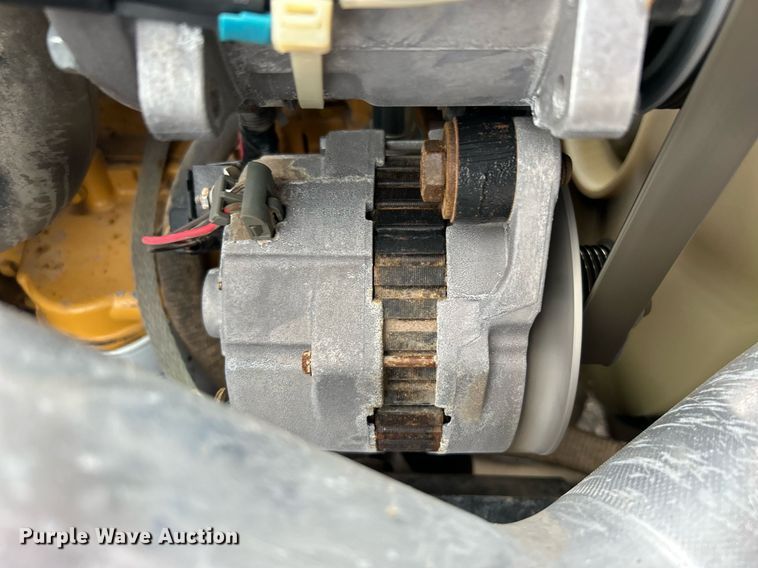 image for item OI9522 2002 Chevrolet  T6500 water truck