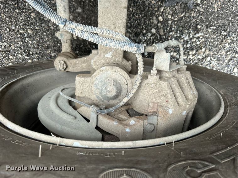 image for item OI9522 2002 Chevrolet  T6500 water truck