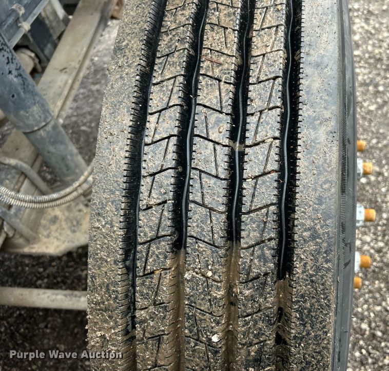 image for item OI9522 2002 Chevrolet  T6500 water truck