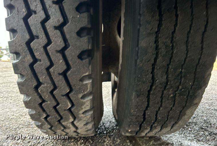 image for item OI9522 2002 Chevrolet  T6500 water truck