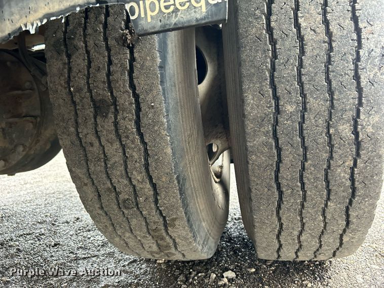 image for item OI9522 2002 Chevrolet  T6500 water truck