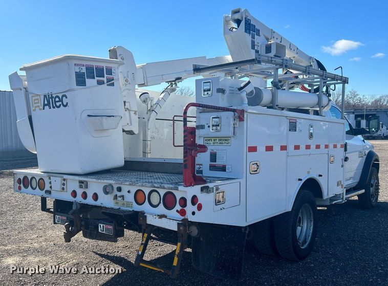 image for item OI9532 2014 Dodge Ram 5500HD bucket truck