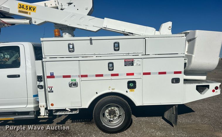 image for item OI9532 2014 Dodge Ram 5500HD bucket truck