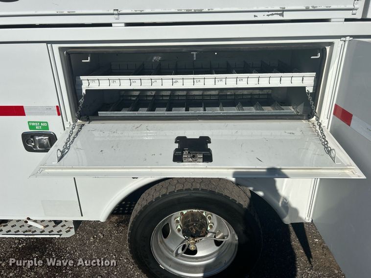 image for item OI9532 2014 Dodge Ram 5500HD bucket truck