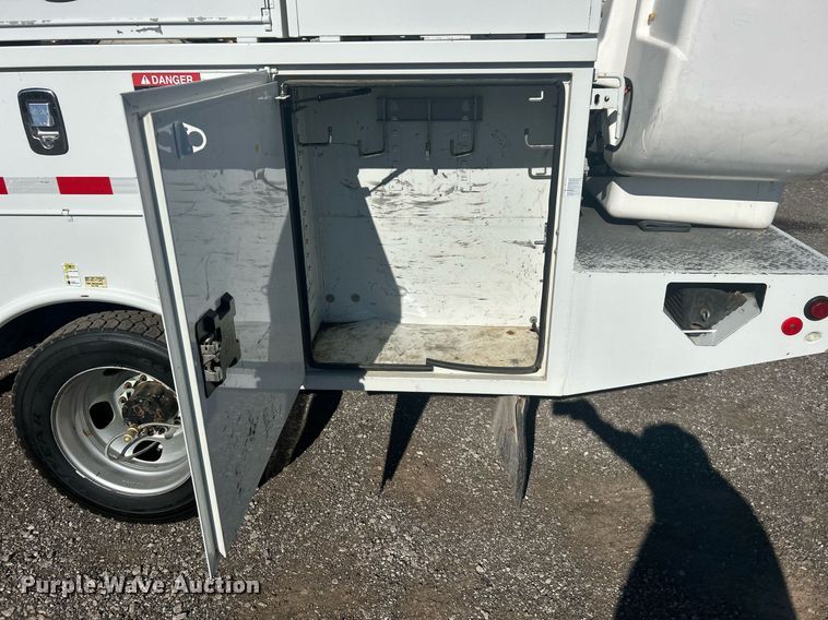 image for item OI9532 2014 Dodge Ram 5500HD bucket truck