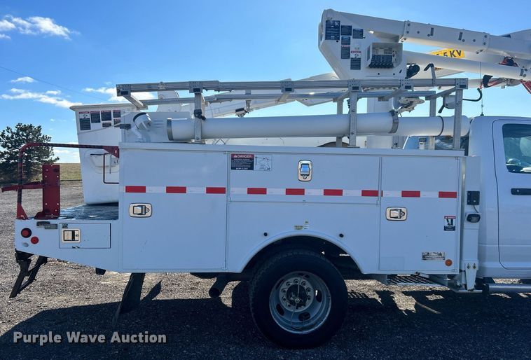 image for item OI9532 2014 Dodge Ram 5500HD bucket truck
