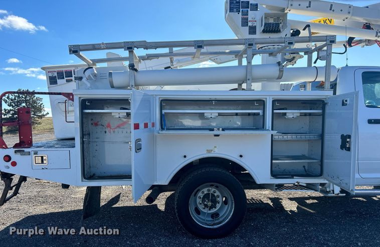 image for item OI9532 2014 Dodge Ram 5500HD bucket truck