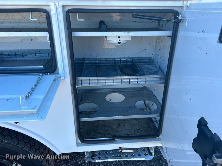 image for item OI9532 2014 Dodge Ram 5500HD bucket truck