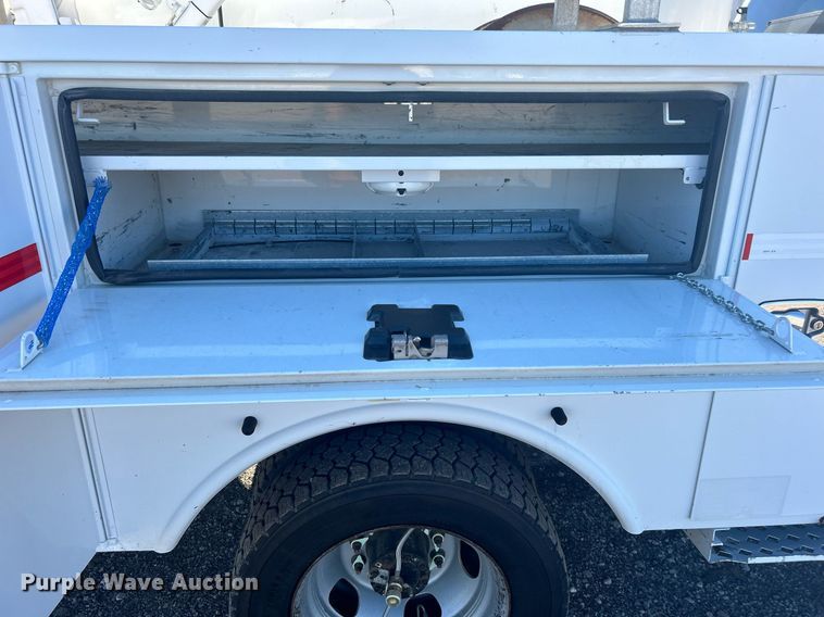 image for item OI9532 2014 Dodge Ram 5500HD bucket truck