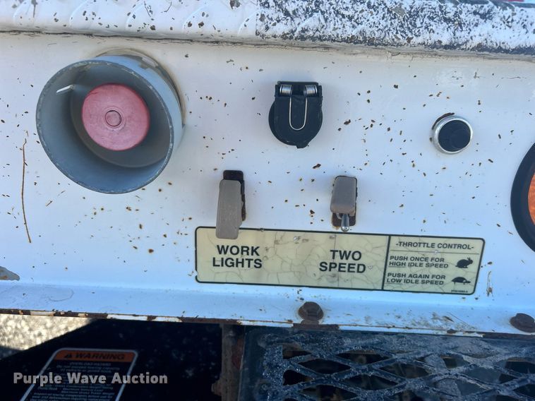 image for item OI9532 2014 Dodge Ram 5500HD bucket truck