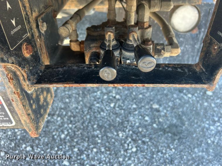 image for item OI9532 2014 Dodge Ram 5500HD bucket truck