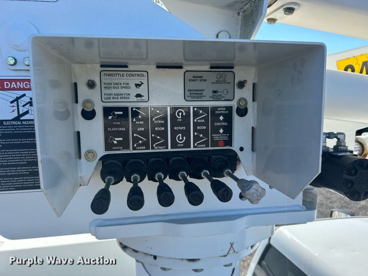 image for item OI9532 2014 Dodge Ram 5500HD bucket truck